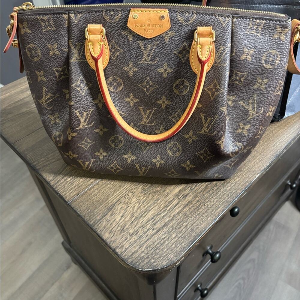 Authentic Louis Vuitton Monogram Turenne MM Top Handle Crossbody Tote - Picture 7 of 7